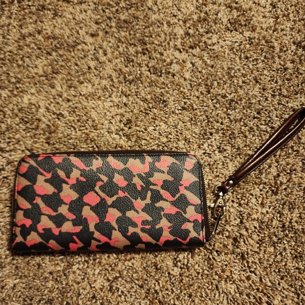 Fossil wallet/wristlet